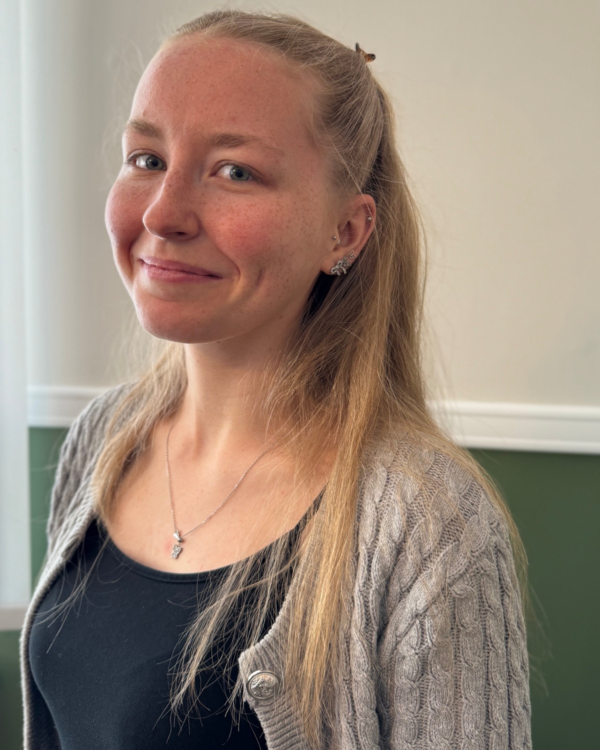 Portrait Emely Biermann, stud. jur. und wissenschaftliche Mitarbeiterin in der Kanzlei Tschiedel